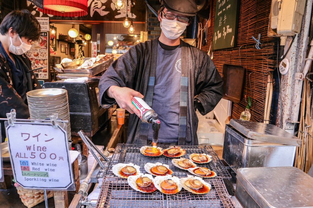 How to Find the Best Local Cuisine While Traveling Alone