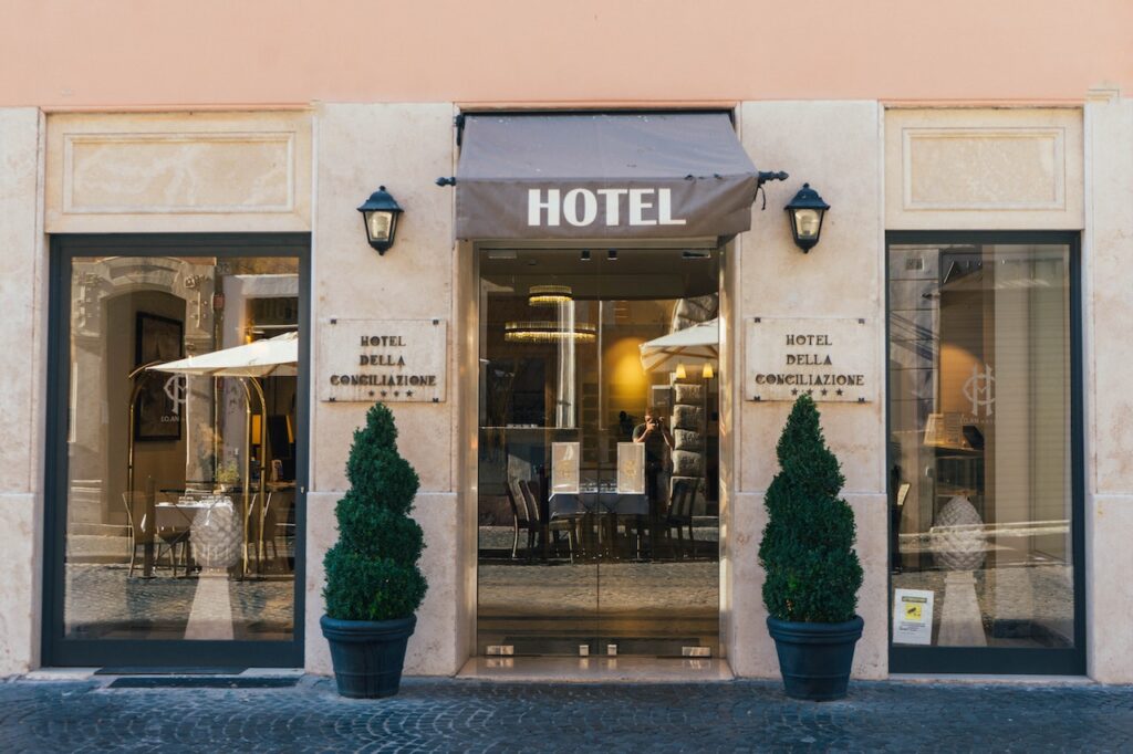 Solo Travel: Choosing between Hotels, Hostels, and Vacation Rentals