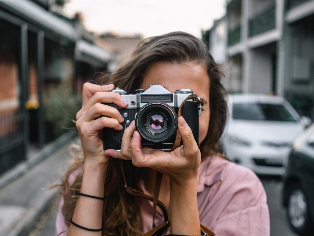 Capturing Solitude: The Art of Photography and Storytelling While Traveling Alone